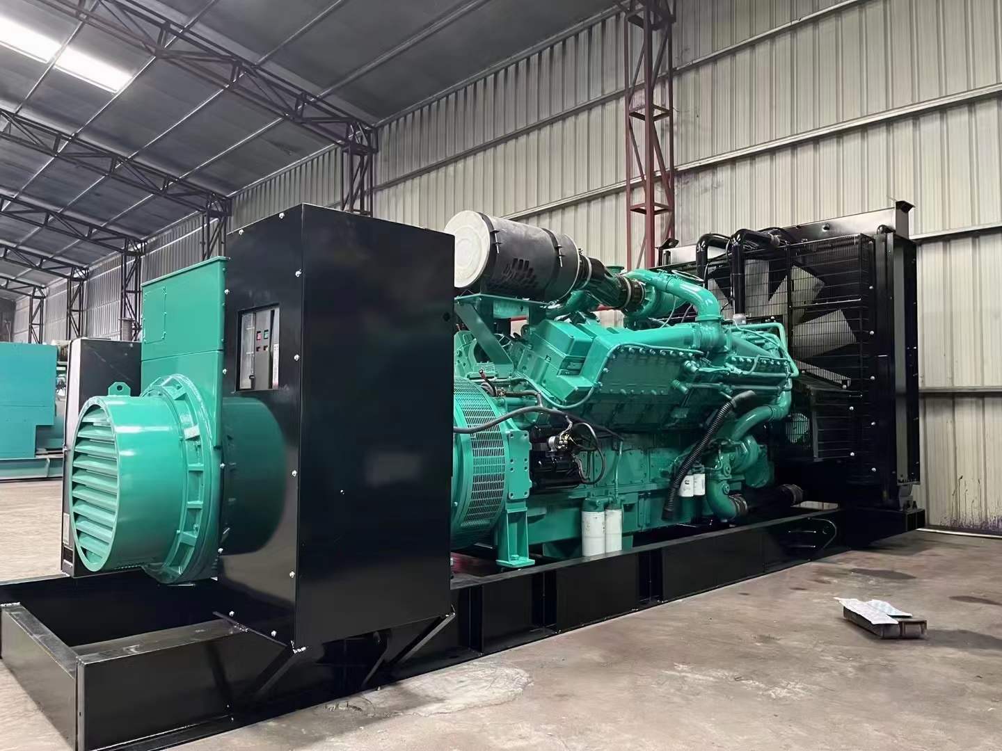 东光如何降低 800kW 柴油发电机输出电流的波动？